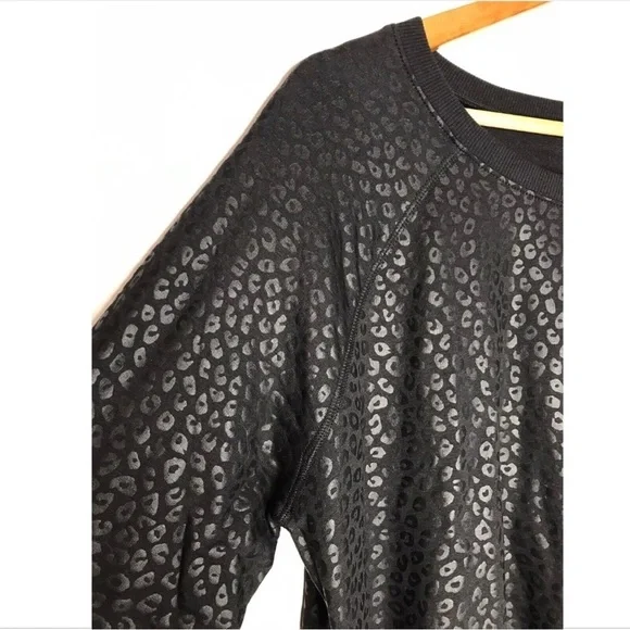 NWT Zuda Leopard Print Metallic Long Sleeve Sweatshirt Top Black Large - Picture 5 of 6